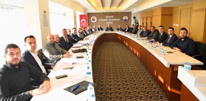 Başkan Helvacıoğlu, birim müdürleriyle 2022’yi değerlendirdi