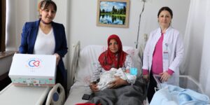DEPREMZEDE AİLENİN 5. ÇOCUKLARI MİRAÇ BEBEK ÇERKEZKÖY’DE DÜNYAYA GÖZLERİNİ AÇTI