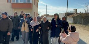 Küçükevren Köyü’nden Ayşe Kaya Umre’ye uğurlandı