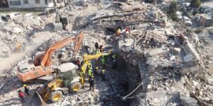Son Dakika!. Depremde hayatını kaybedenlerin sayısı 21 bin 43’e yükseldi