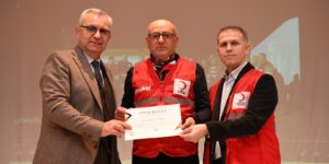 Kahraman gönüllülere onur belgesi verildi