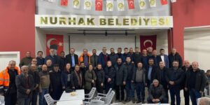 Uzunköprü Belediye Başkanı Özlem Becan, 40 kişilik heyet ile birlikte deprem bölgesini ziyaret etti