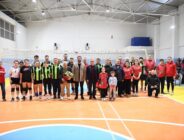 Keşan DOÇEK Voleybol Takımı maçında filede dostluk kazandı