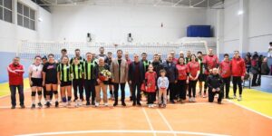 Keşan DOÇEK Voleybol Takımı maçında filede dostluk kazandı
