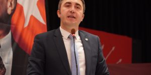 CHP Keşan İlçe Başkanı Anıl Çakır: “Tasarruf yapacaksanız şaşaalı hayatlarınızdan tasarruf yapın!”