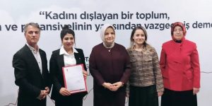 Enez Ak Parti Kadın Kolları Başkanlığına Pelin Akçura atandı