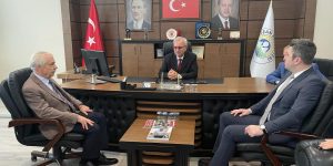 CHP İlçe Başkanı Çakır ve Belediye Başkan Adayı Özcan’dan, Keşan Belediye Başkanı Mustafa Helvacıoğlu’na ziyaret..