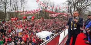Keşan kırmızı beyaza büründü.. Keşan’da konuşan CHP Genel Başkanı Özgür Özel:“Keşan doktorsuz kaldı, Keşan hastalandı, Özcan, Keşan’ı iyileştirmeye geliyor”