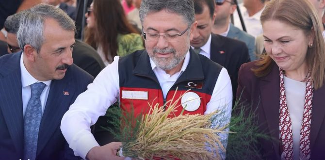 Bakan Yunaklı İpsala’da… Üretici çeltik alım fiyatını bekledi…