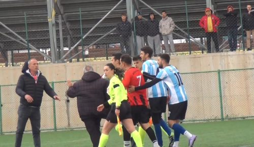 Edirne’de 2.Amatör Ligi maçında hakeme saldırı…
