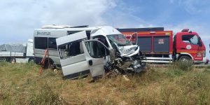 Keşan – Gelibolu Karayolu Bahçeköy – İzzetiye arasında Kaza: 14 yaralı..